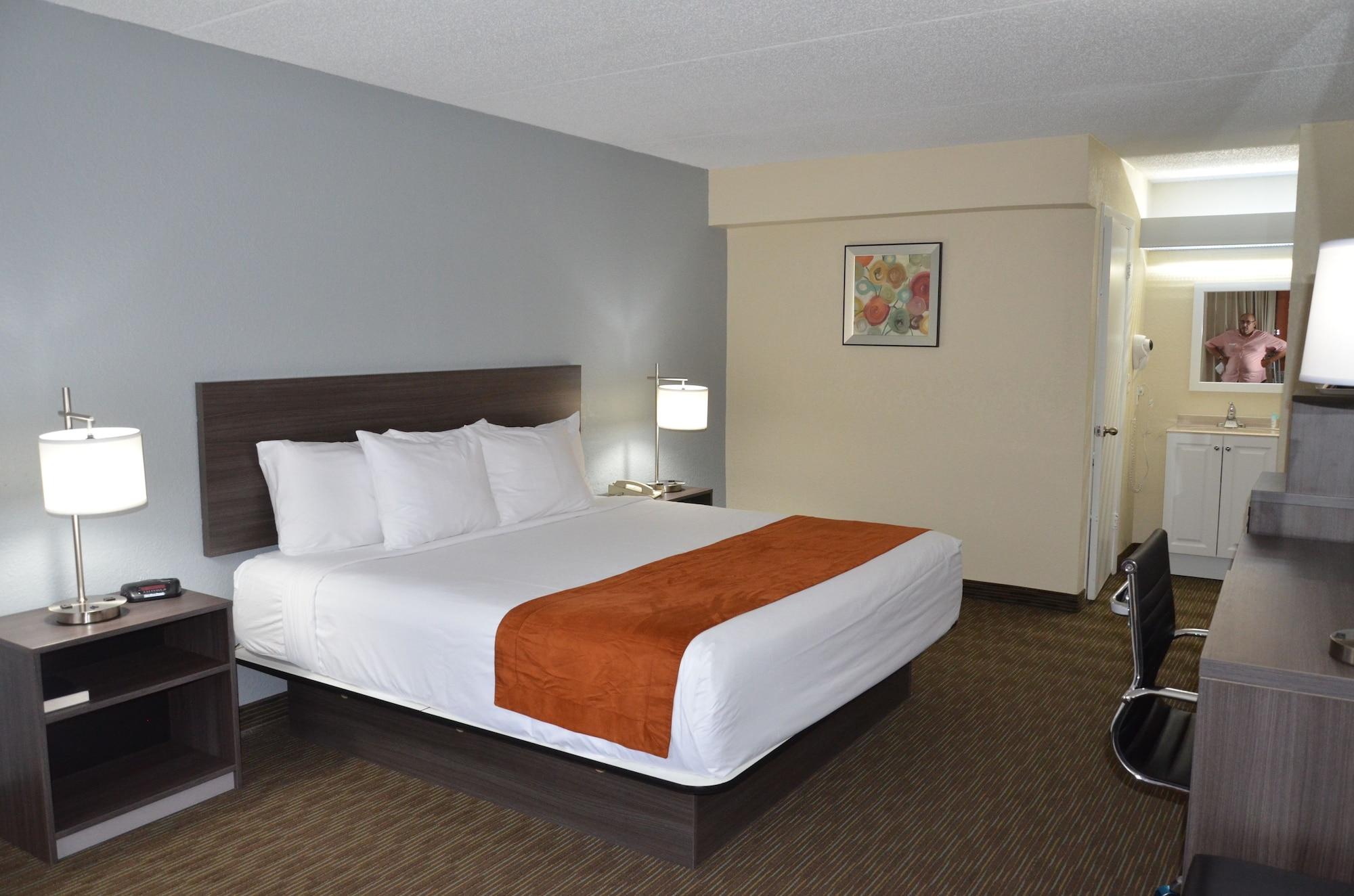 Days Inn & Suites By Wyndham Orlando Airport Екстериор снимка