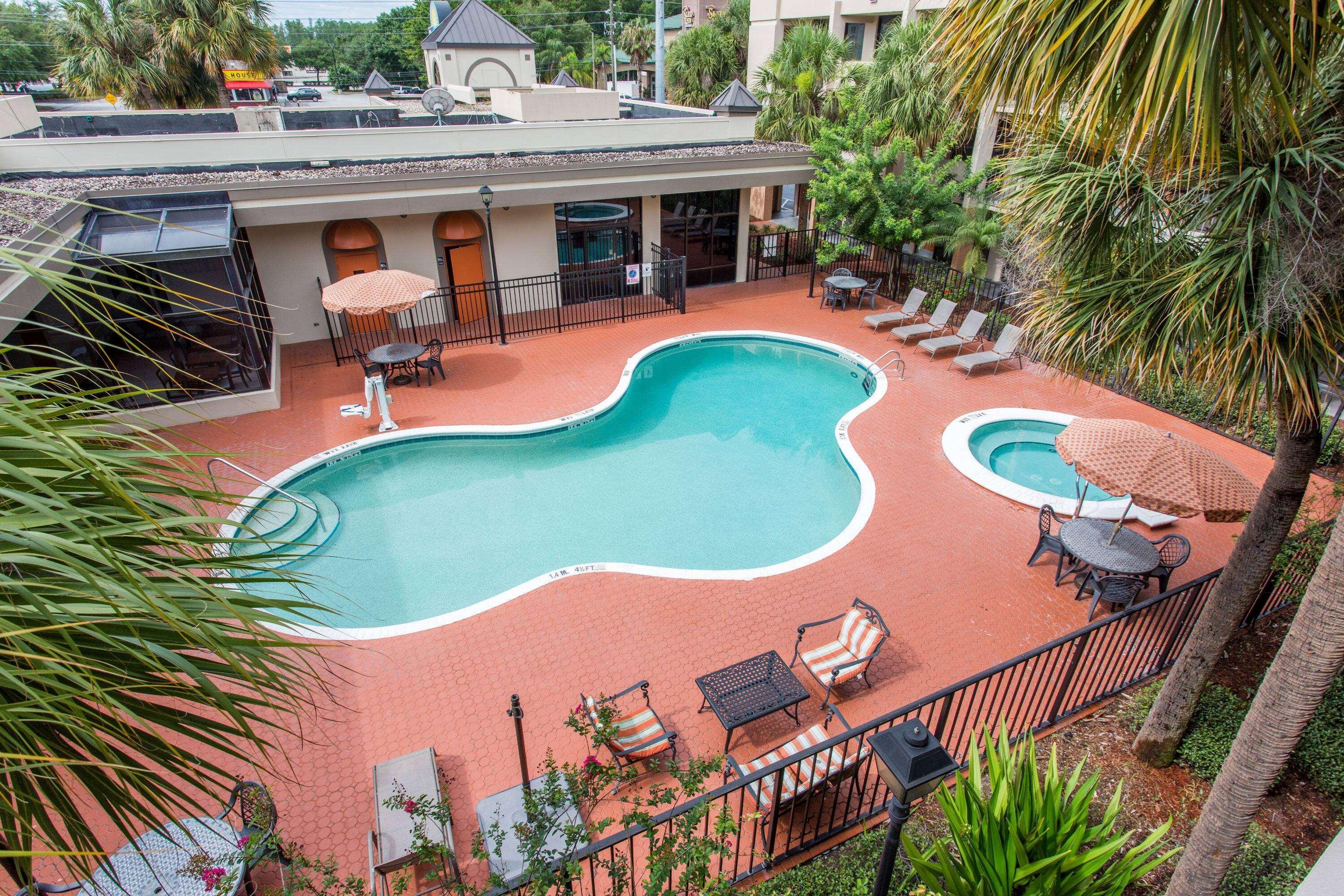 Days Inn & Suites By Wyndham Orlando Airport Екстериор снимка