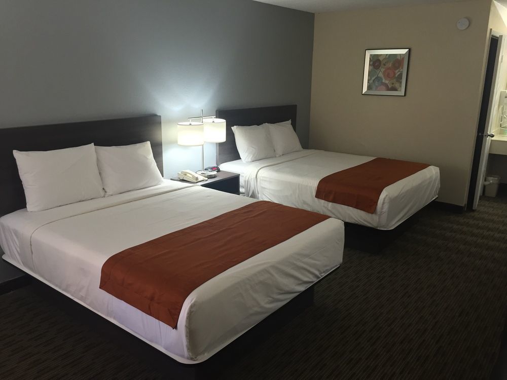 Days Inn & Suites By Wyndham Orlando Airport Екстериор снимка